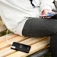 WIRELESS CHARGING POWERBANK MT6353 - Przenośne źródło energii z opcją ładowania bezprzewodowego, 10000 mAh, wyświetlacz, podpórka